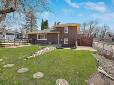 2930 Bay Street, Wayzata, MN 55391