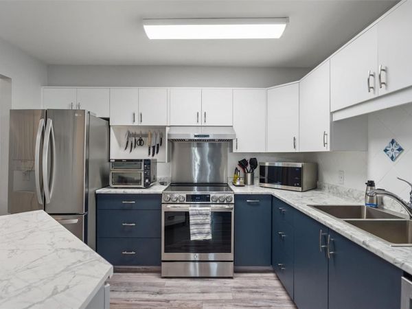 3931 Shelbourne St , Unit #102, Saanich, BC V8P 4H9