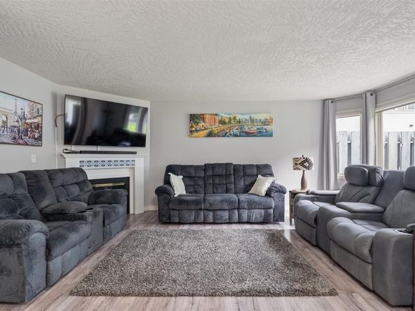 3931 Shelbourne St , Unit #102, Saanich, BC V8P 4H9