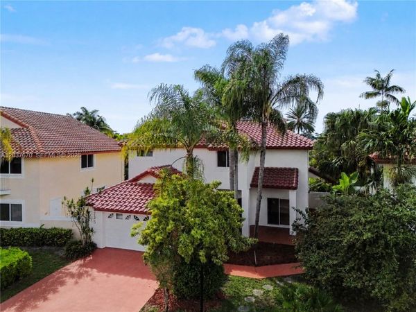 4725 NW 104th Ave , Doral, FL 33178
