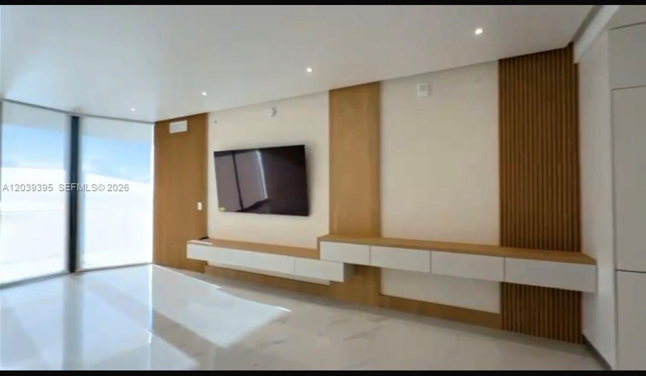 700 NE 24th St, Unit 1505, Miami, FL 33137 Photo