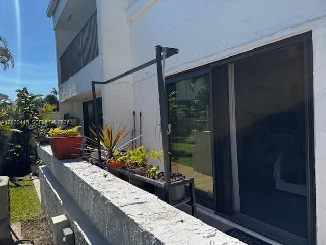 21300 San Simeon Way , Unit 01, Miami, FL 33179 Photo