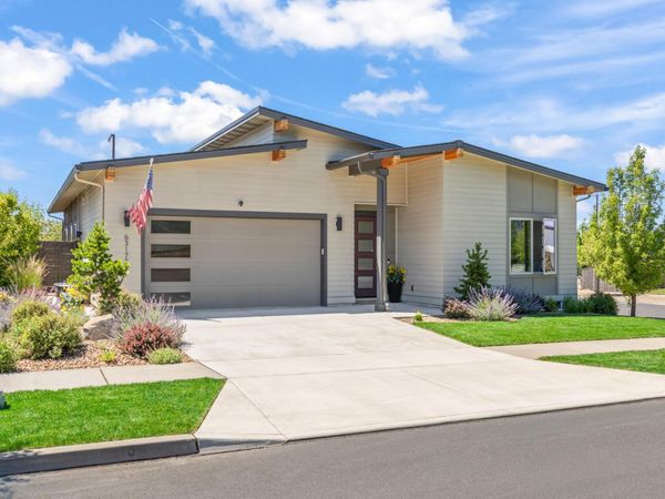 63177 Iner Loop, Bend, OR 97701