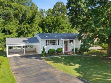 2130 Laurel Lane, Altavista, VA 24517