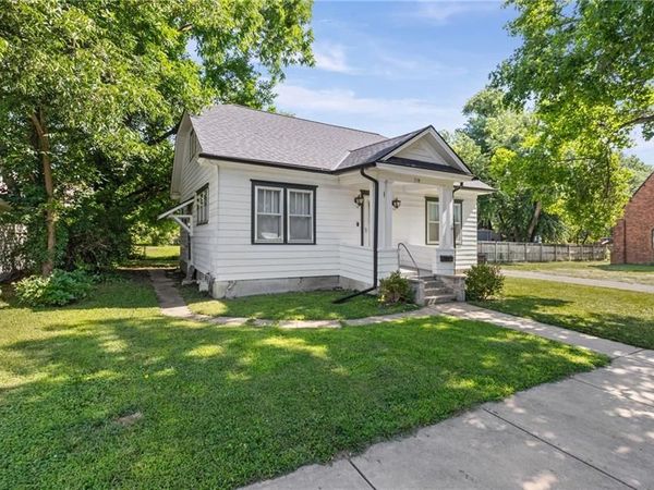 319 W 5th Street, Ottawa, KS 66067