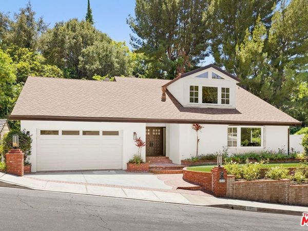 15810 Castlewoods Drive, Sherman Oaks, CA 91403