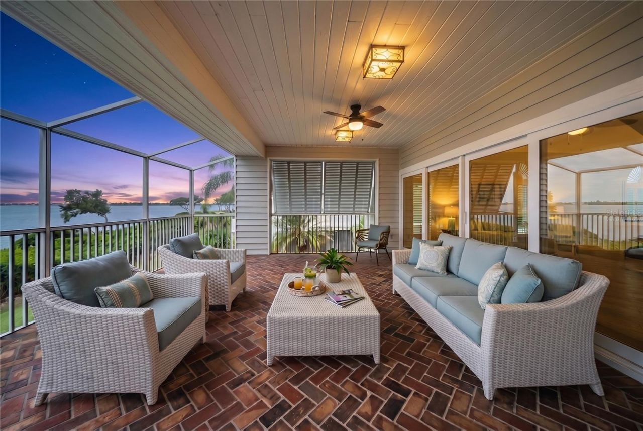 44 Tidy Island Boulevard, Bradenton, FL 34210 Photo
