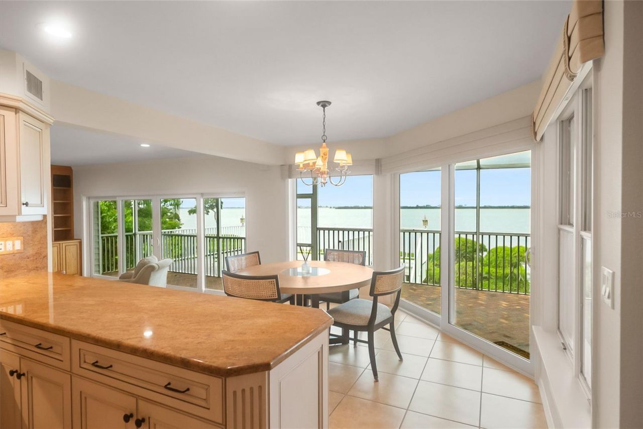 44 Tidy Island Boulevard, Bradenton, FL 34210 Photo