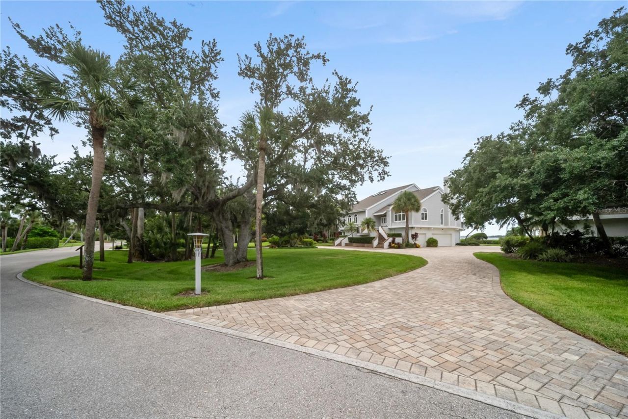 44 Tidy Island Boulevard, Bradenton, FL 34210 Photo