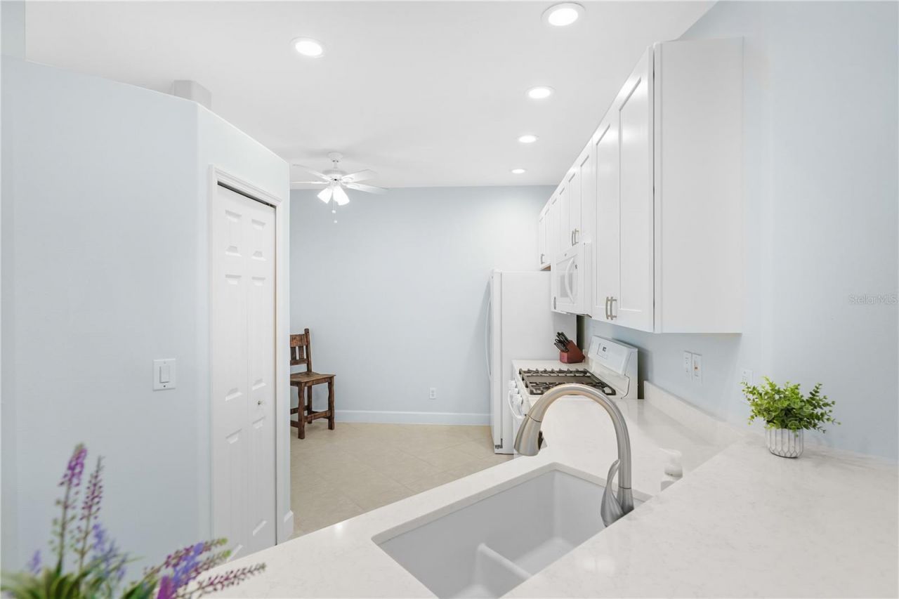 4211 Cascade Falls Drive, Sarasota, FL 34243 Photo