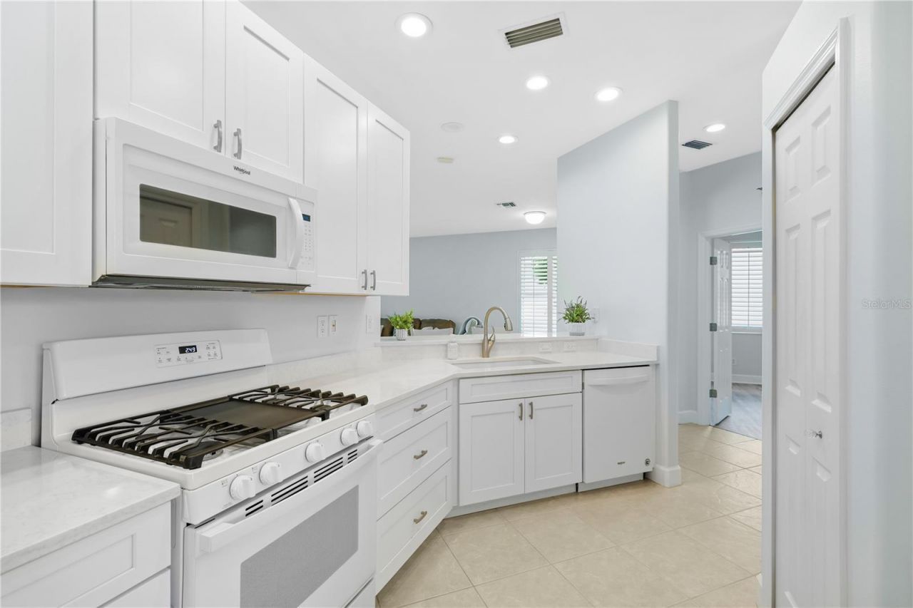 4211 Cascade Falls Drive, Sarasota, FL 34243 Photo