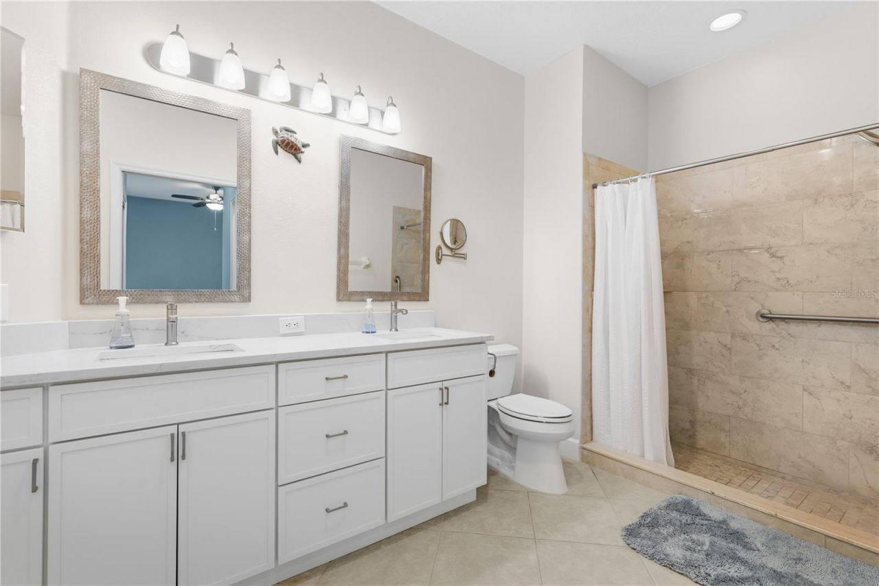 4211 Cascade Falls Drive, Sarasota, FL 34243 Photo