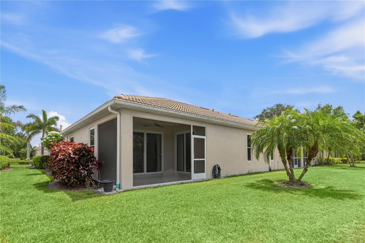 4211 Cascade Falls Drive, Sarasota, FL 34243 Photo