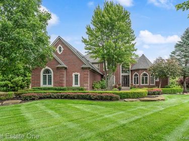 2737 Pebble Beach Drive, Oakland Twp, MI 48363