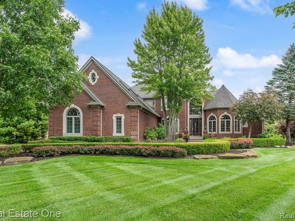 2737 Pebble Beach Drive, Oakland Township, Mi 48363