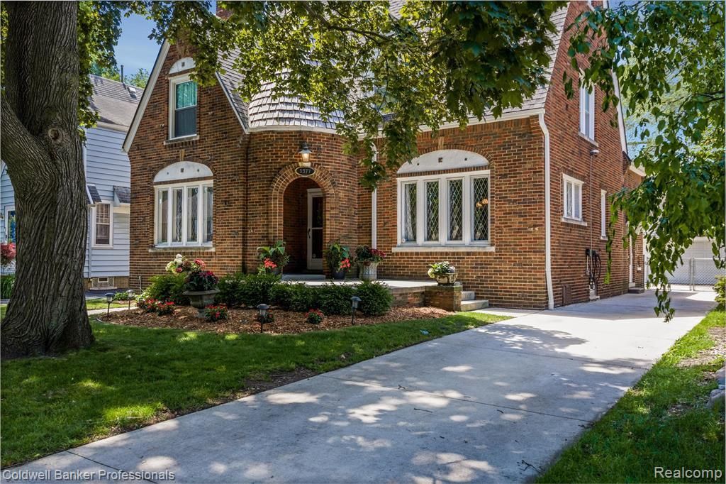 1377 Harvard Road, Grosse Pointe Park, MI 48230 Main Photo