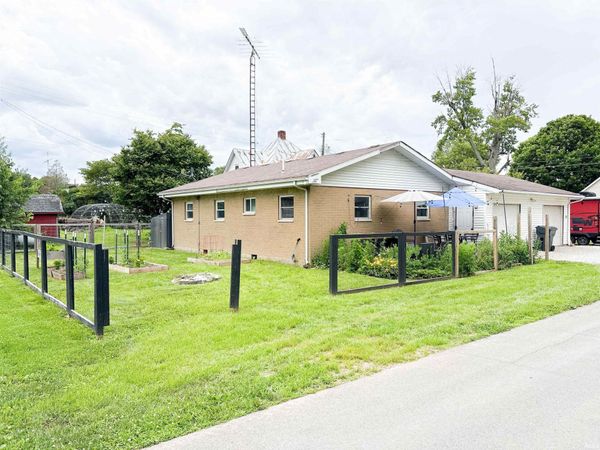 79 Vine Street, Losantville, IN 47354