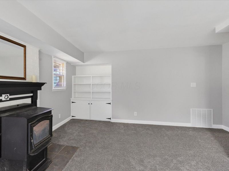 8225 W Prospect Road , Hillsboro, OH 45133 Photo 11