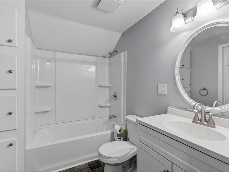8225 W Prospect Road , Hillsboro, OH 45133 Photo 13