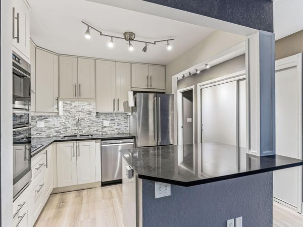 1700 Four Oaks Road, Unit 331, Eagan, MN 55121