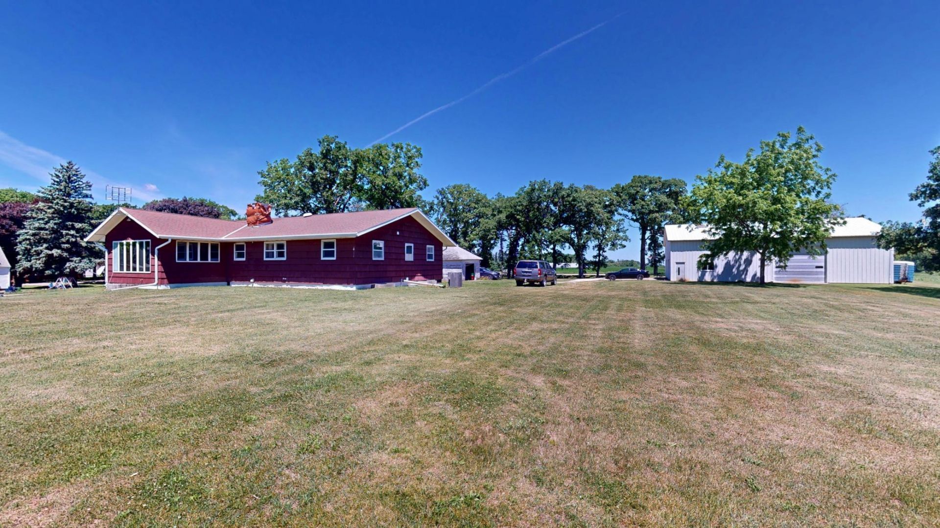 101 Center Street , Freeborn, MN 56032
