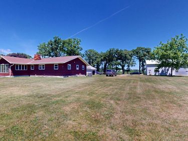 101 Center Street, Freeborn, MN 56032