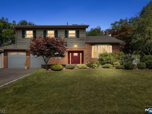 6 Davenport Avenue, ROSELAND, NJ 07068