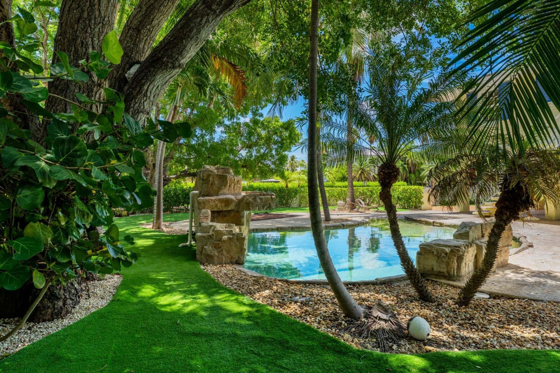 235 W Seaview Circle, Duck Key, FL 33050 Photo