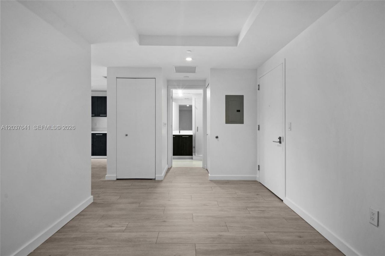 45 SW 9th St , Unit 2305, Miami, FL 33130 Photo