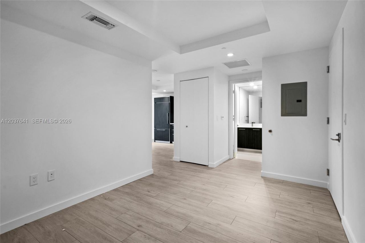 45 SW 9th St , Unit 2305, Miami, FL 33130 Photo