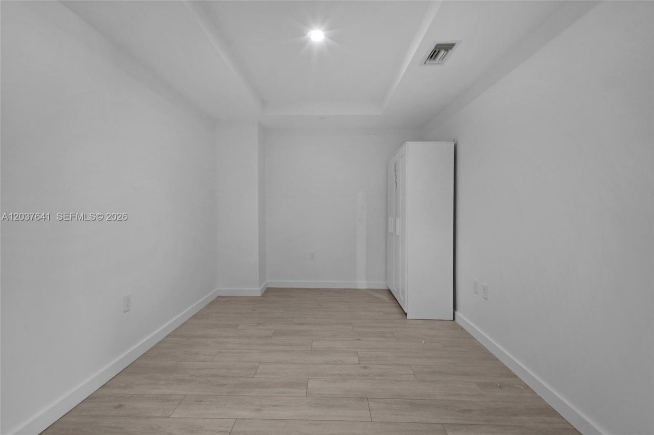 45 SW 9th St , Unit 2305, Miami, FL 33130 Photo