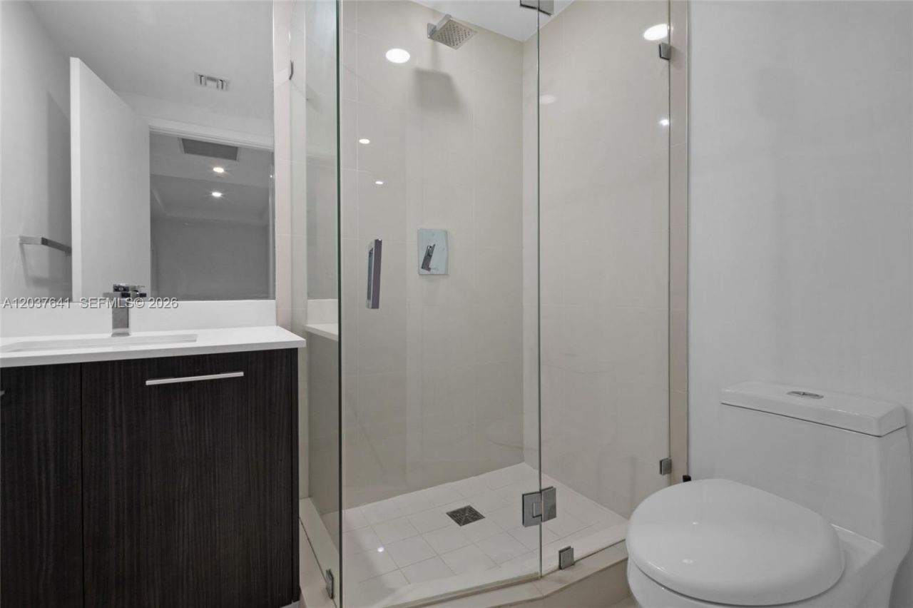 45 SW 9th St , Unit 2305, Miami, FL 33130 Photo