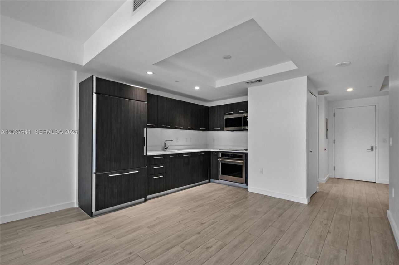 45 SW 9th St , Unit 2305, Miami, FL 33130 Photo