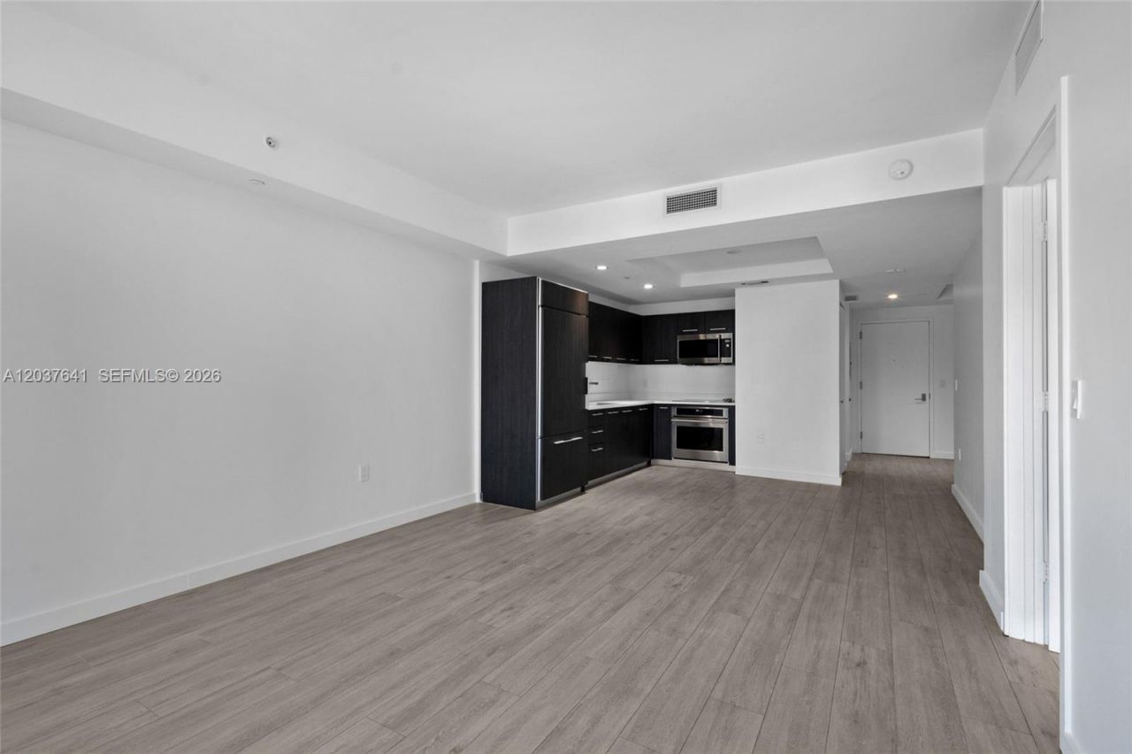 45 SW 9th St , Unit 2305, Miami, FL 33130 Photo