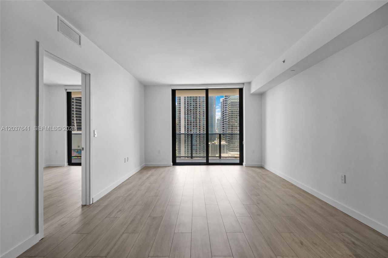 45 SW 9th St , Unit 2305, Miami, FL 33130 Photo