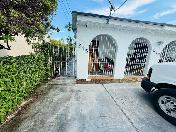 215 NW 35th Ave , Unit up, Miami, FL 33125