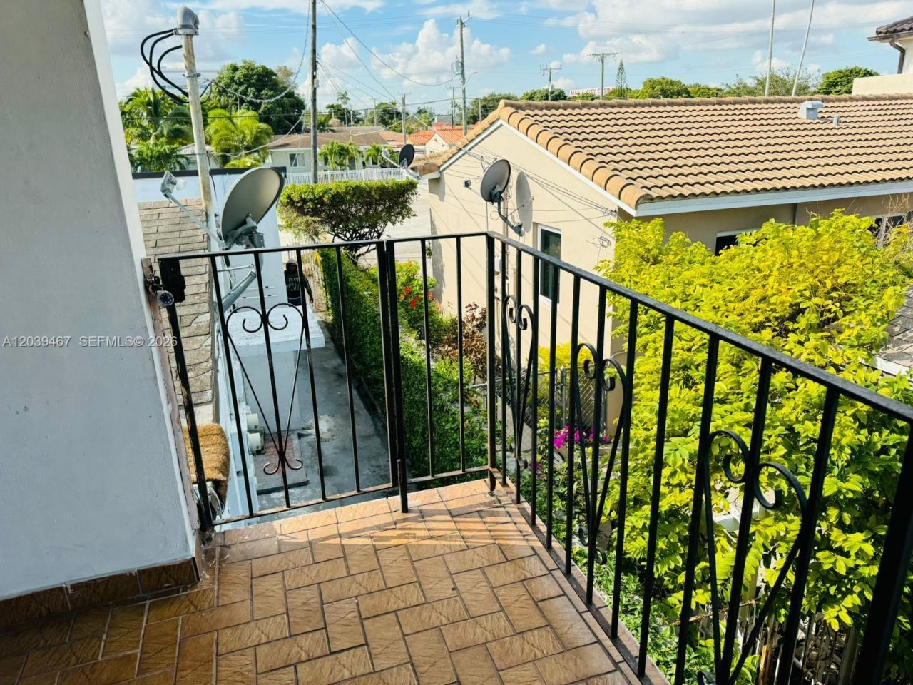 215 NW 35th Ave, Unit up, Miami, FL 33125 Photo