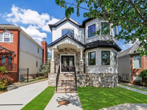 197 Finlay Street , Staten Island, NY 10307