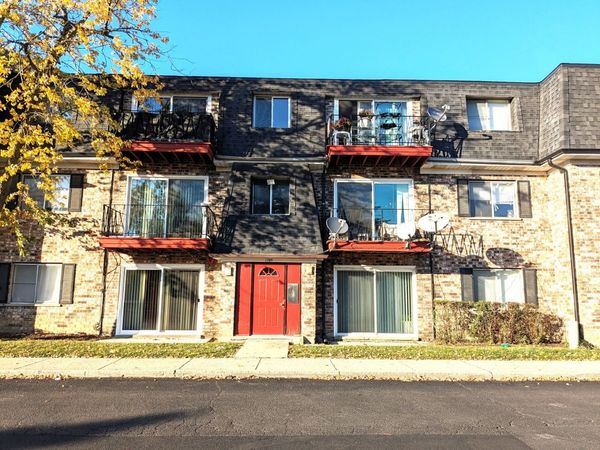 1703 W Mansard Lane , Unit 103, Mount Prospect, IL 60056