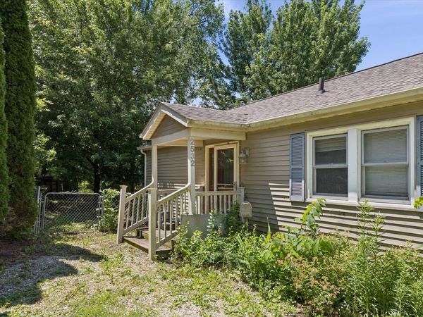 2532 Roberts Street , Bettendorf, IA 52722