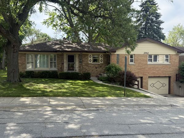 2912 Old Glenview Road , Wilmette, IL 60091