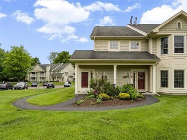 2405 Pipers Court , Baldwinsville, NY 13027