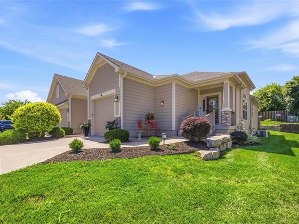 34097 W 90 Circle, De Soto, KS 66018