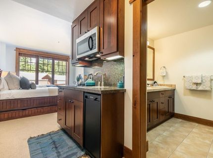 8001 Northstar Drive, Unit #301, Truckee, CA 96161 Photo