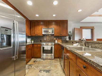 8001 Northstar Drive, Unit #301, Truckee, CA 96161 Photo