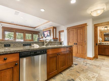 8001 Northstar Drive, Unit #301, Truckee, CA 96161 Photo