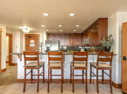 8001 Northstar Drive, Unit #301, Truckee, CA 96161 Photo