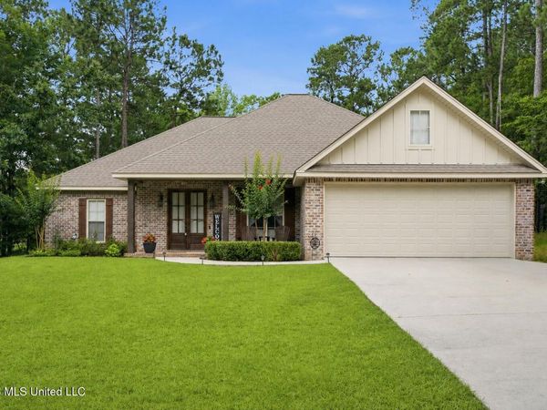65 Stonegate Drive, Hattiesburg, MS 39402
