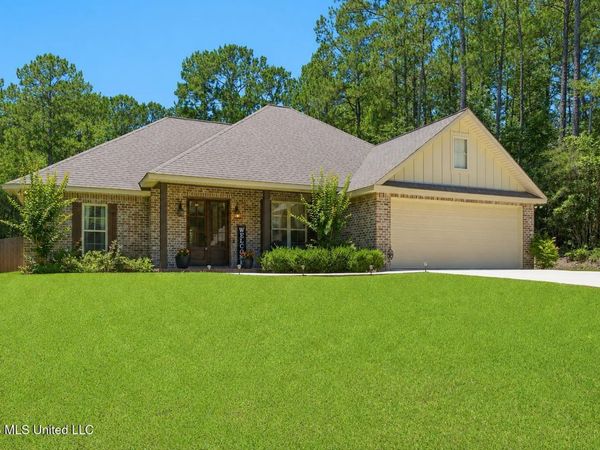 65 Stonegate Drive, Hattiesburg, MS 39402