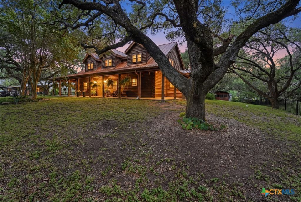 3275 Live Oak Road, Cuero, TX 77954 Main Photo
